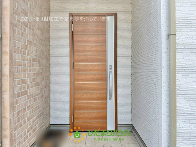 加須市琴寄　中古一戸建ての玄関