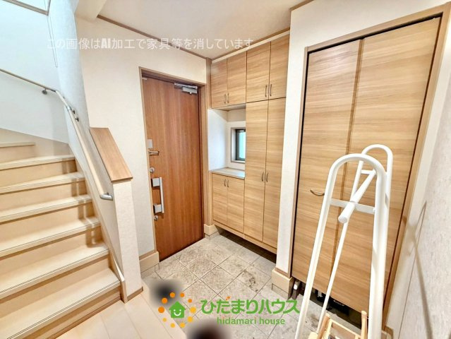 加須市琴寄　中古一戸建ての玄関