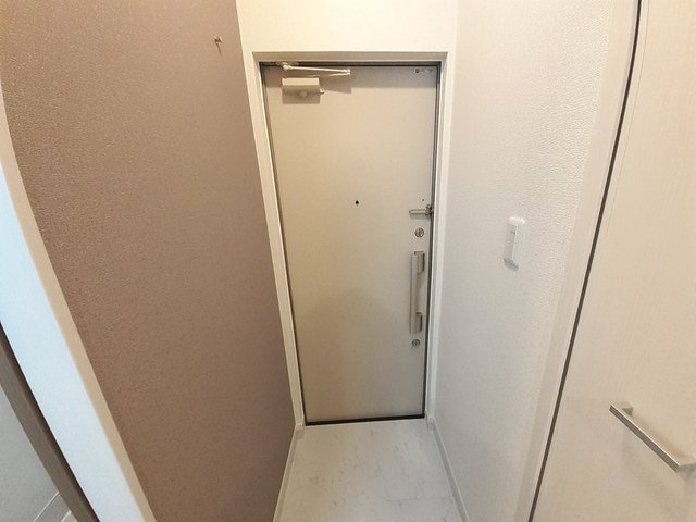 シャルモン深野　Ｗｅｓｔの玄関|シンプルで使いやすい玄関です
