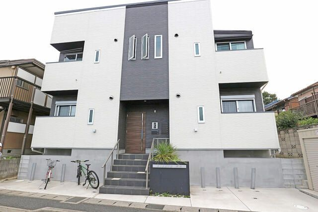 柏市つくしが丘５丁目のアパートの外観