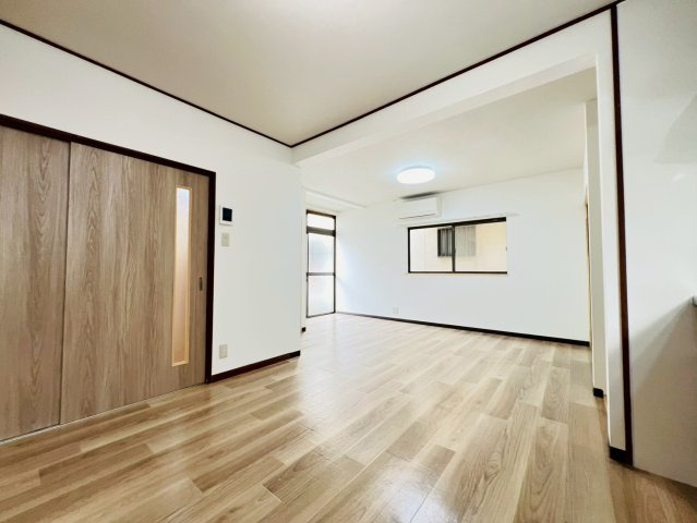 福田5丁目戸建の居間・リビング