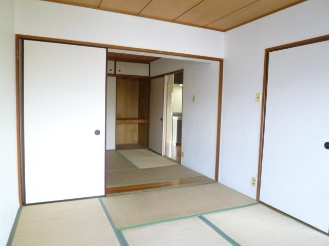 プレジデント東大阪4号棟のその他