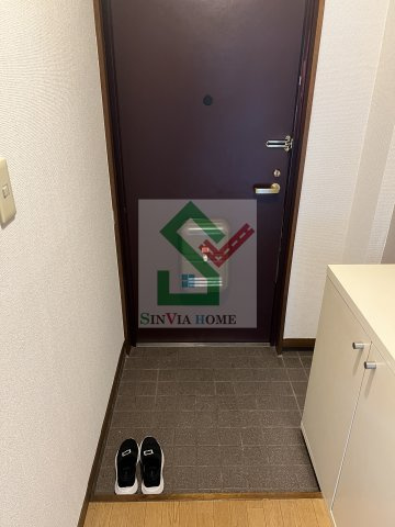 JUNひばりヶ丘の玄関