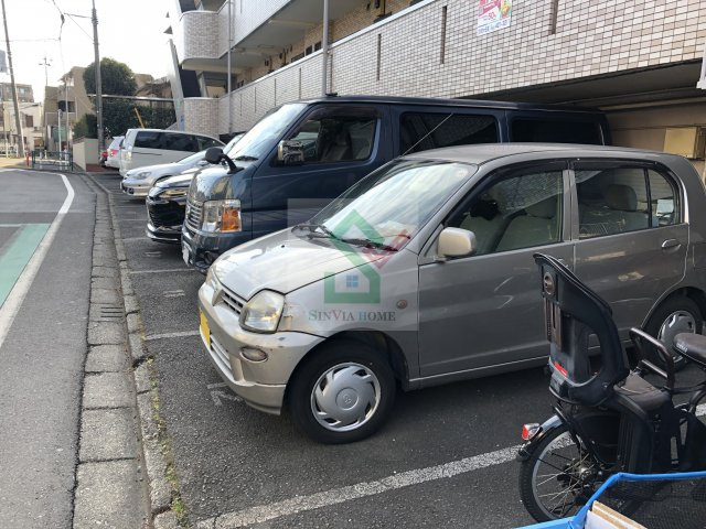JUNひばりヶ丘の駐車場
