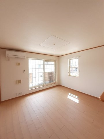 ハピネス村山　Ａの居間・リビング