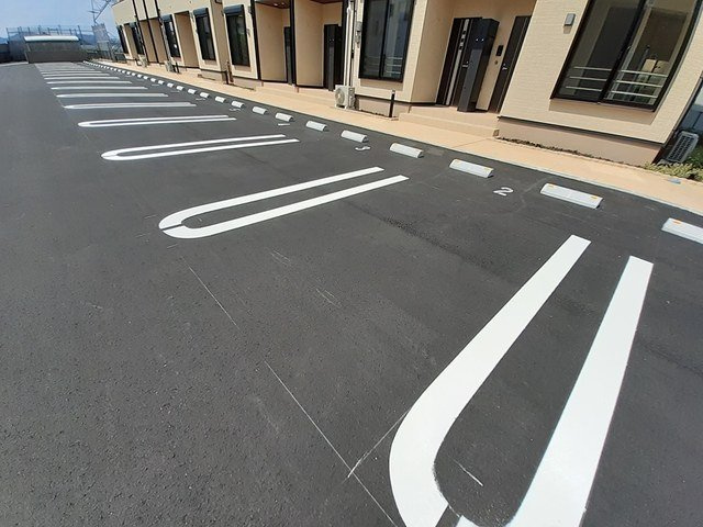 エスパス　リッシュ　田井　Ｂの駐車場