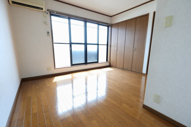 ジーエルハイツの洋室|2階7帖洋室※2号棟のお写真です