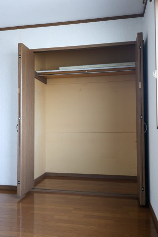 ジーエルハイツの収納|2階6帖洋室収納※2号棟のお写真です