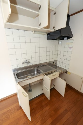 ジーエルハイツのその他|キッチン収納※2号棟のお写真です