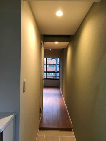 TOYO-ICHI APARTMENT.の玄関