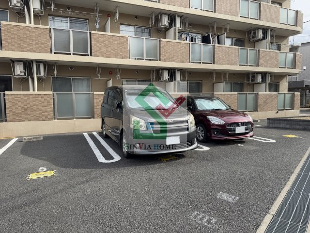 アルチェの駐車場