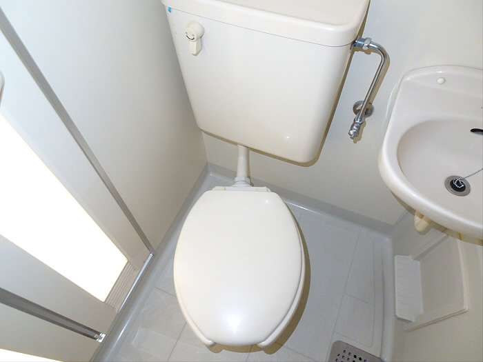 阪本マンションのトイレ|ゆったりとした空間のトイレです