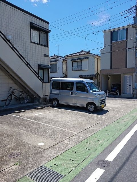 アルカディアの駐車場