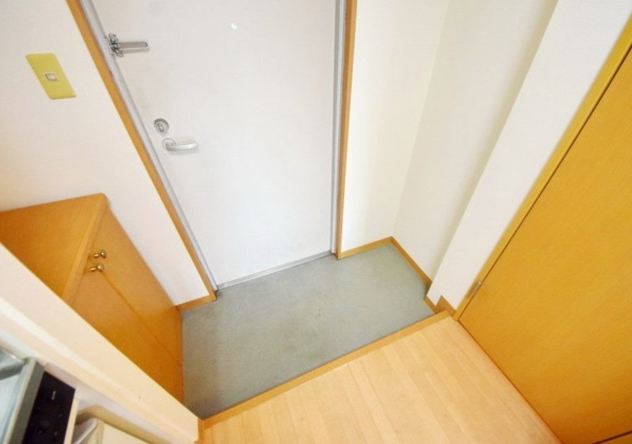 調布市多摩川４丁目の賃貸マンションの玄関