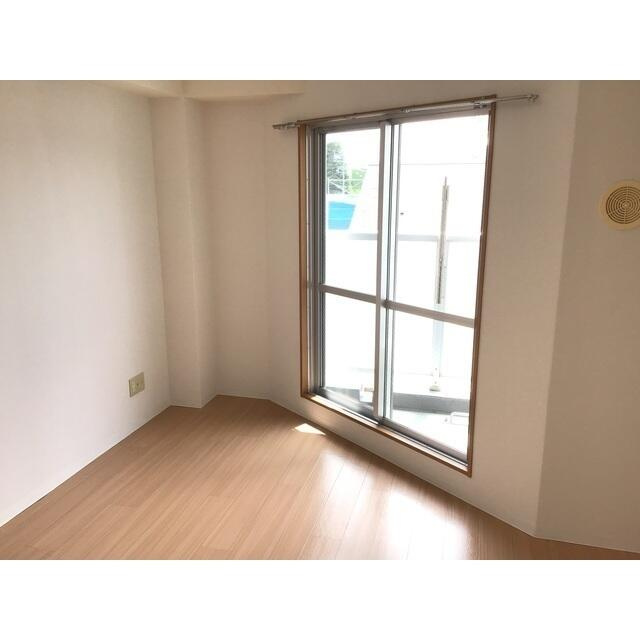 調布市多摩川４丁目の賃貸マンションの居間・リビング
