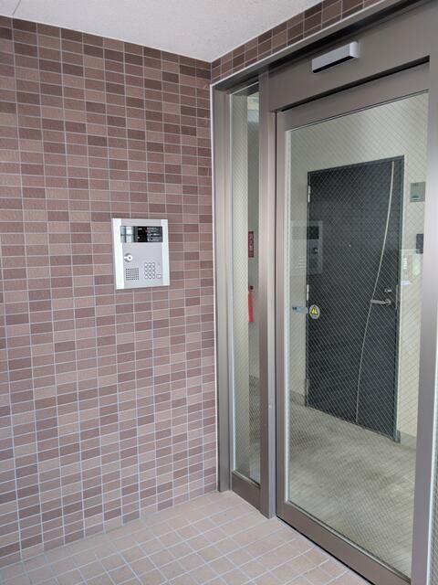 エメサンルーナのエントランス