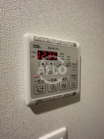 プレサンス塚本アクミリオンの洗面所|プレサンス塚本アクミリオン　浴室乾燥機