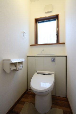 塩屋北町3丁目貸家のトイレ