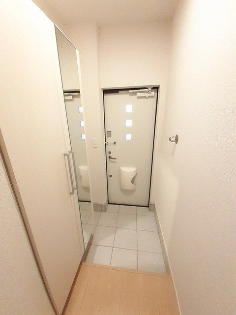 エレンシアの玄関
