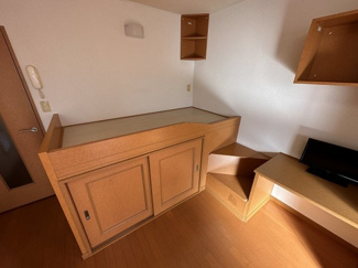 【寝室】 | レオパレスノイエブルク | 落ち着いて過ごせるお部屋なので、寝室にいかがでしょうか