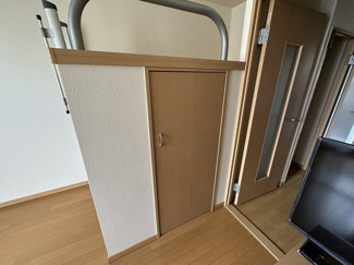 【内装】 | レオパレスル　レーブ | ベッド下収納