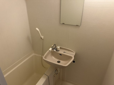 【浴室】 | レオパレスＭＡＲＩＯＮ | コンパクトで使いやすいお風呂です