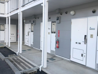 【玄関】 | レオパレス清水園 | ゆったりとした玄関です