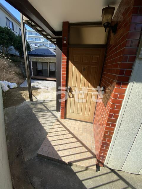 戸塚町ハウスのエントランス