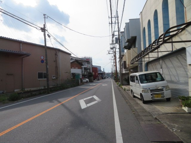 八潮市大字木曽根の倉庫