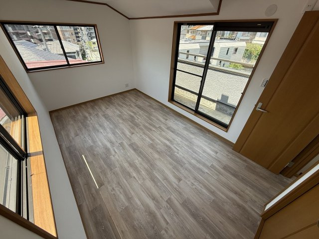 西宮市一ヶ谷町　中古戸建の洋室