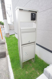 【設備】 | 【仲介手数料無料！！】立川市栄町3丁目　新築戸建て（全2棟）2号棟　5430万円 | 宅配ボックス付き郵便受け