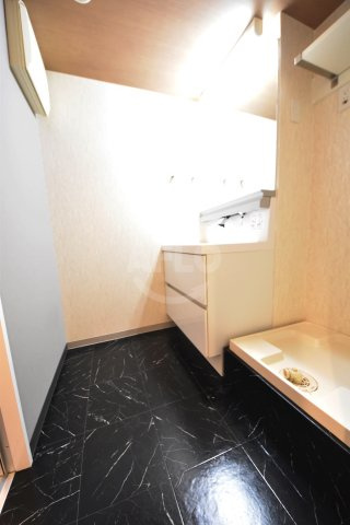 Imperial Suite 南堀江(インペリアルスイート南堀江）　日吉小学校の洗面所|Imperial Suite 南堀江(インペリアルスイート南堀江）　洗面所