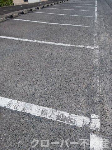 アンソレイエ　Ａの駐車場