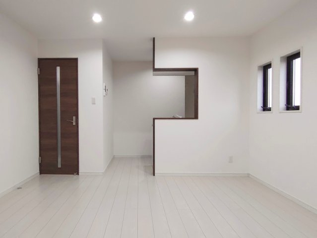 【居間・リビング】 | autunno中原西Ⅱ | 即日案内可能です♪現地待ち合わせOK！どの物件でも当社でお得にご案内できますのでまとめて内覧ください♪