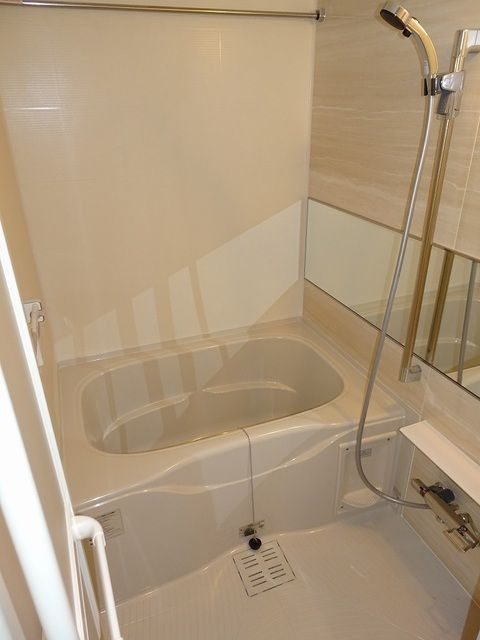 シエスタ　キーの浴室