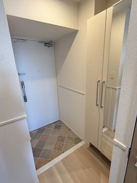 シエスタ　キーの玄関