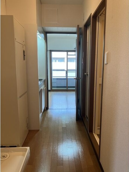 TKビルの玄関