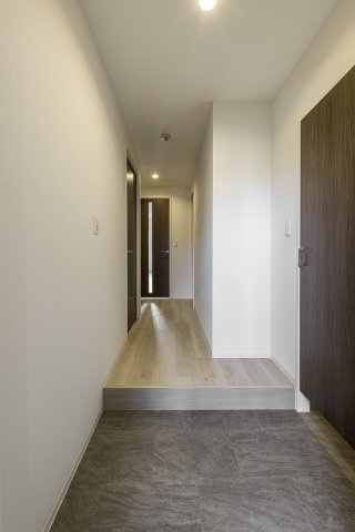 名古屋市中川区西日置１丁目の賃貸マンションの玄関