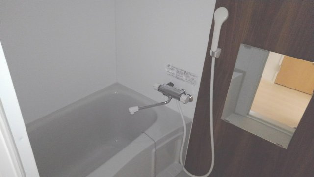 クレイノ神明の浴室