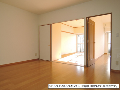 【居間・リビング】 | ルリエ横浜長者町 | 別部屋参考写真