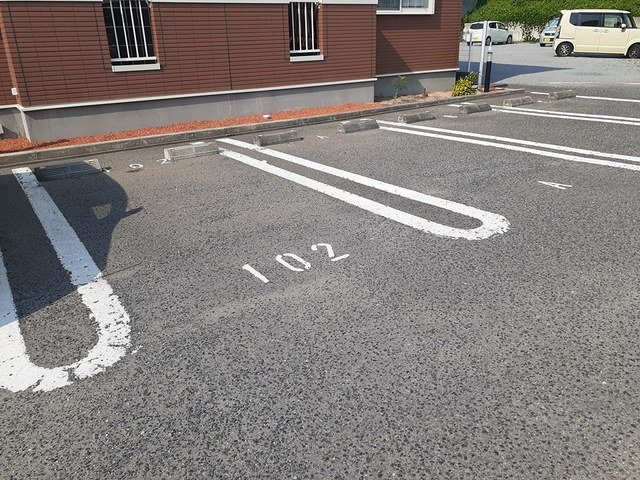 サンハイツⅢの駐車場
