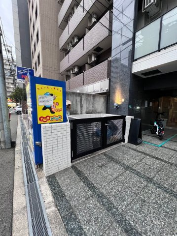 Blue Bee桜川駅前の外観
