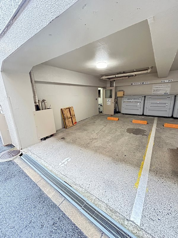 アダチマンションの駐車場