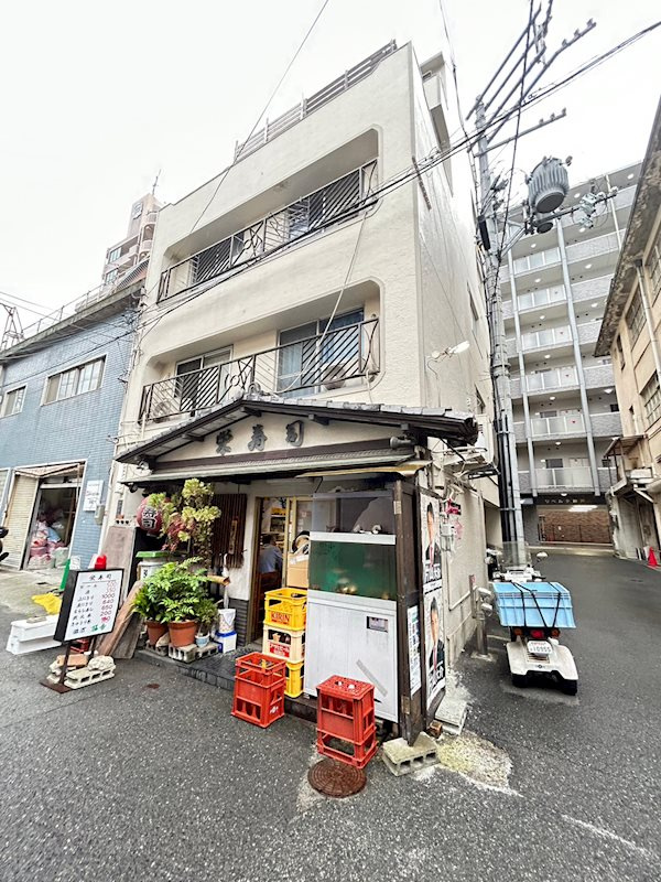 アダチマンションの外観