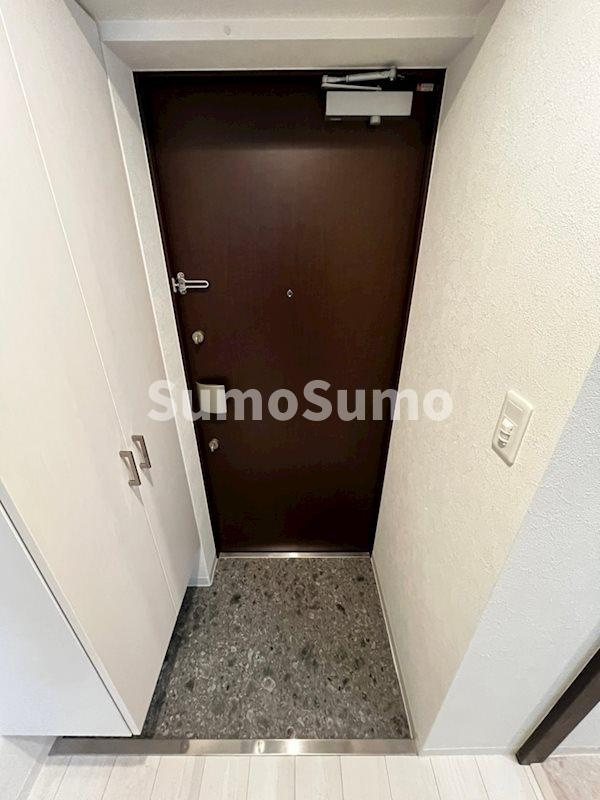 ワールドアイ京町堀の玄関
