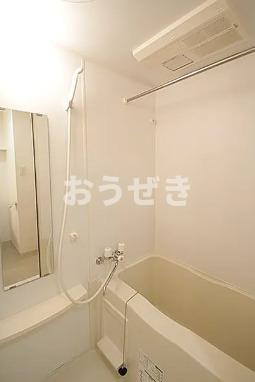 レグラス横浜西口の浴室