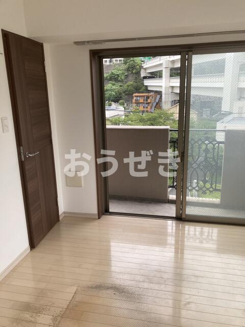 レグラス横浜西口の居間・リビング