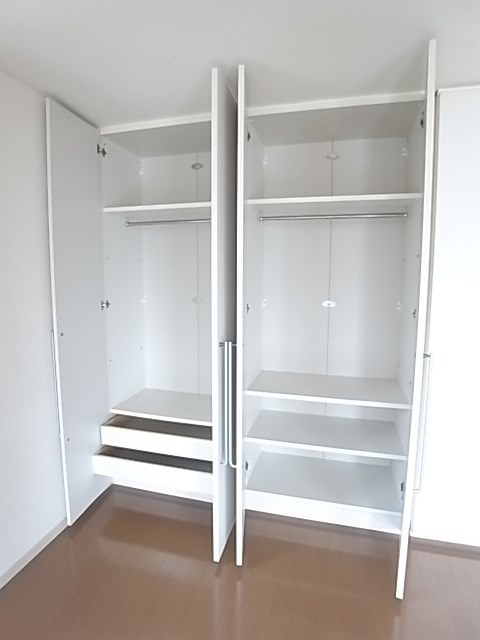 DAIKENN武庫之荘　オストFの収納