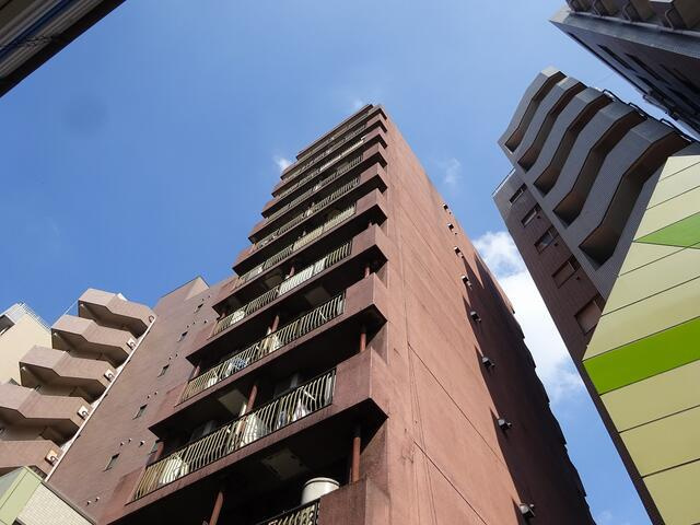 マンションメナハウスの外観