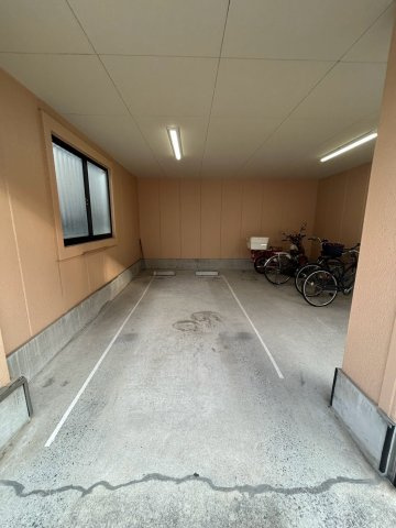ジーライズ深江南の駐車場